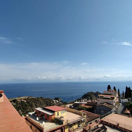 Hotel "La Pensione Svizzera" Taormina Exterior photo